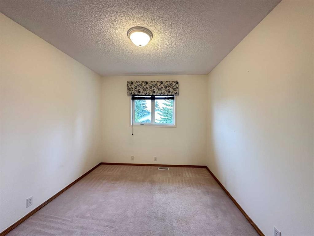 70 Schooner Close Nw, Calgary, AB