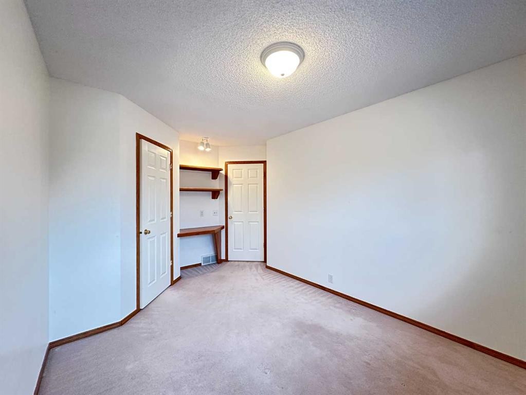 70 Schooner Close Nw, Calgary, AB