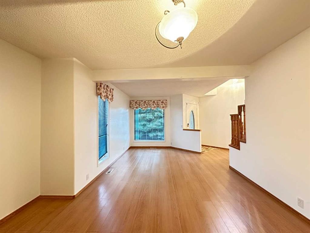 70 Schooner Close Nw, Calgary, AB