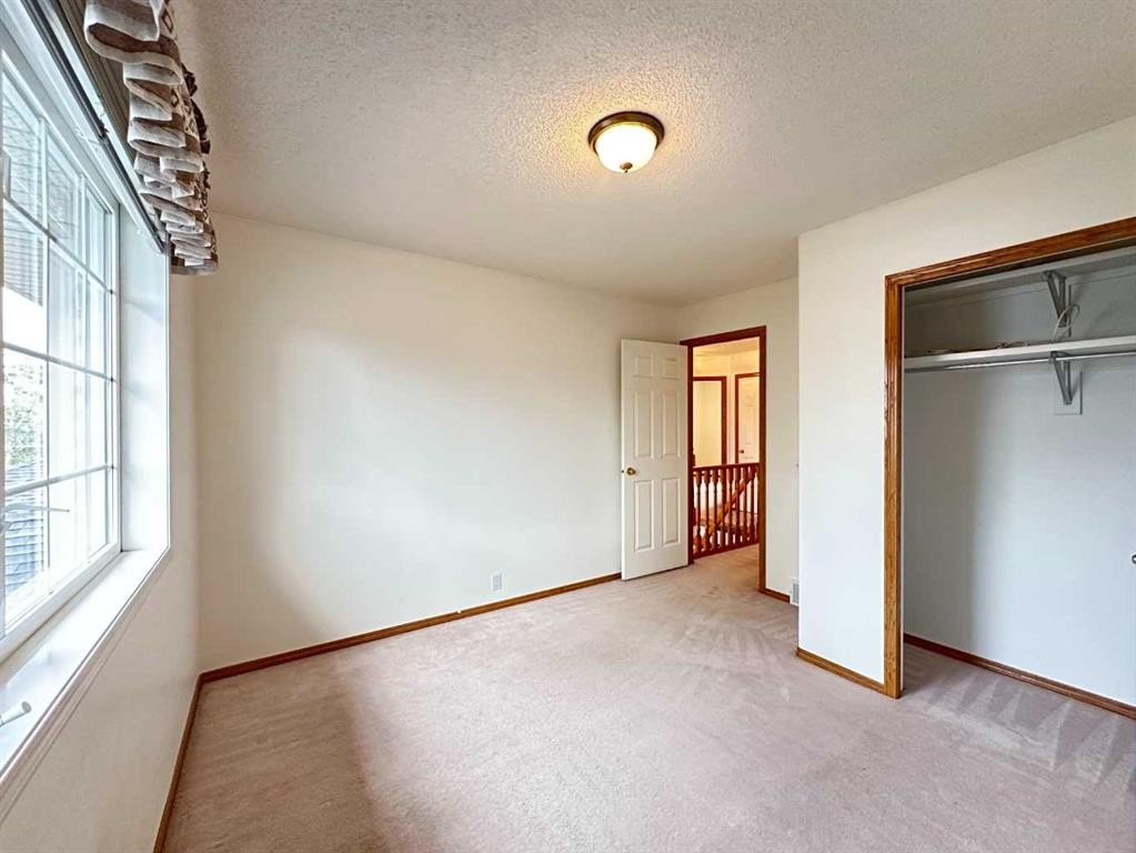 70 Schooner Close Nw, Calgary, AB