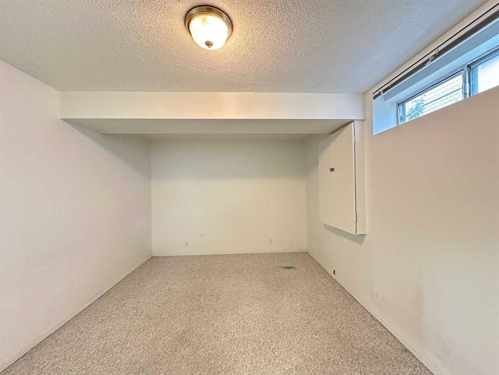 70 Schooner Close Nw, Calgary, AB