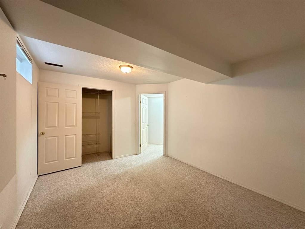 70 Schooner Close Nw, Calgary, AB