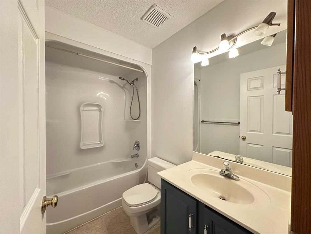 70 Schooner Close Nw, Calgary, AB