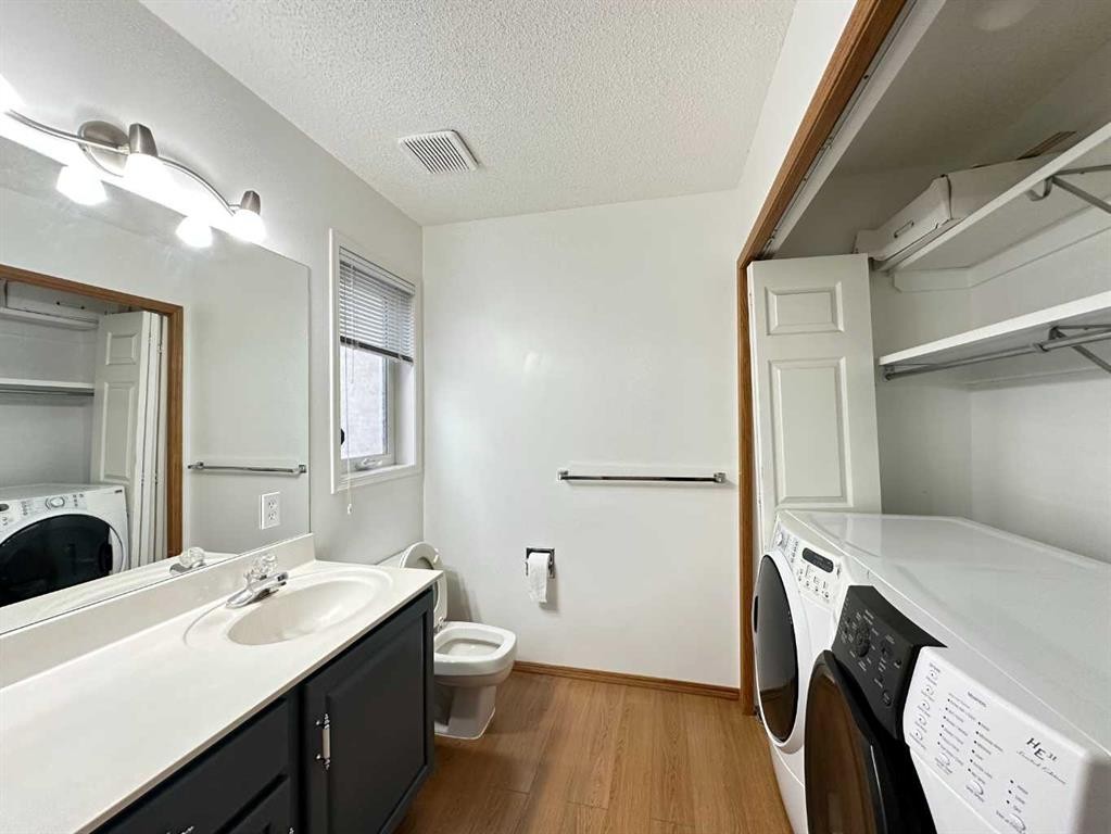 70 Schooner Close Nw, Calgary, AB