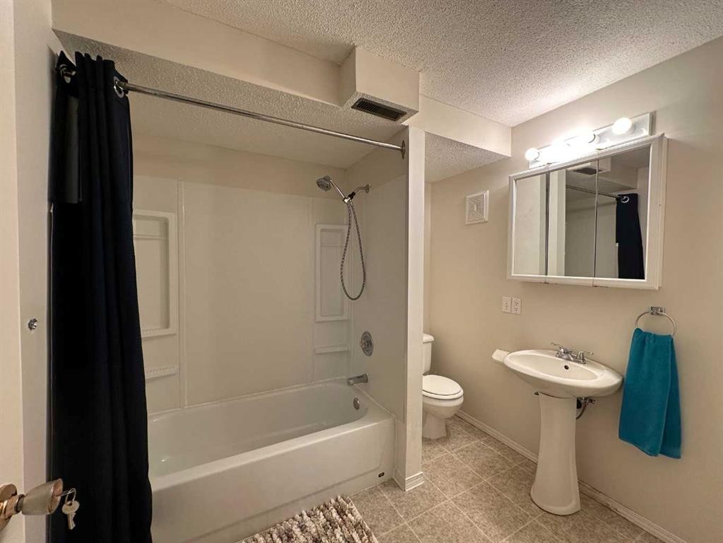 70 Schooner Close Nw, Calgary, AB