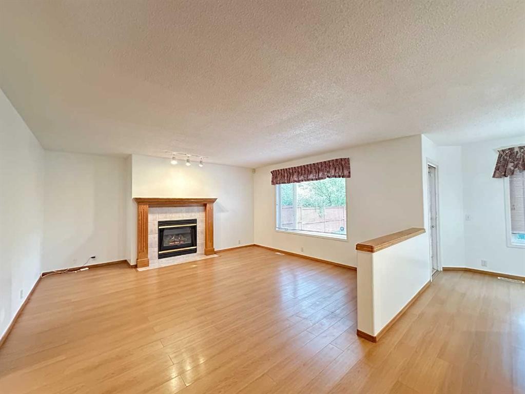 70 Schooner Close Nw, Calgary, AB