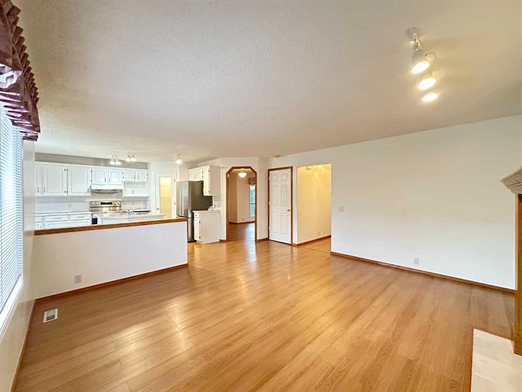 70 Schooner Close Nw, Calgary, AB