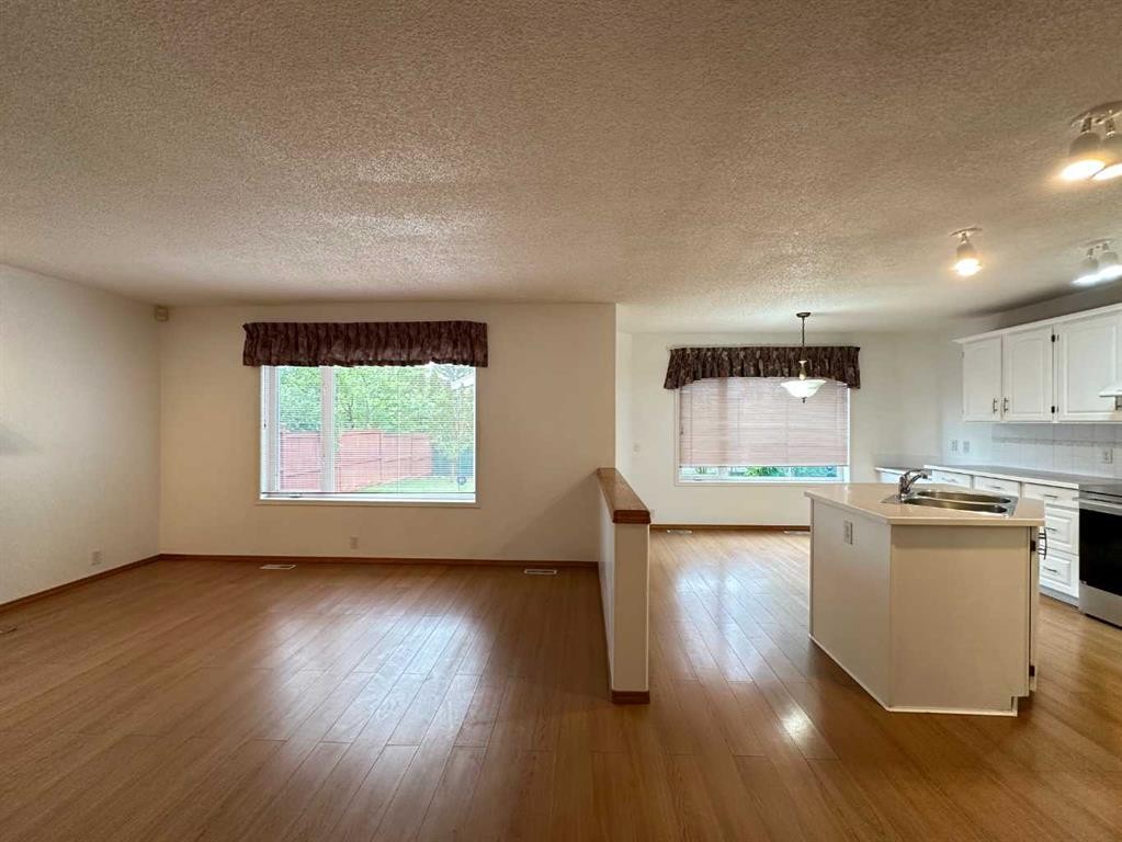 70 Schooner Close Nw, Calgary, AB