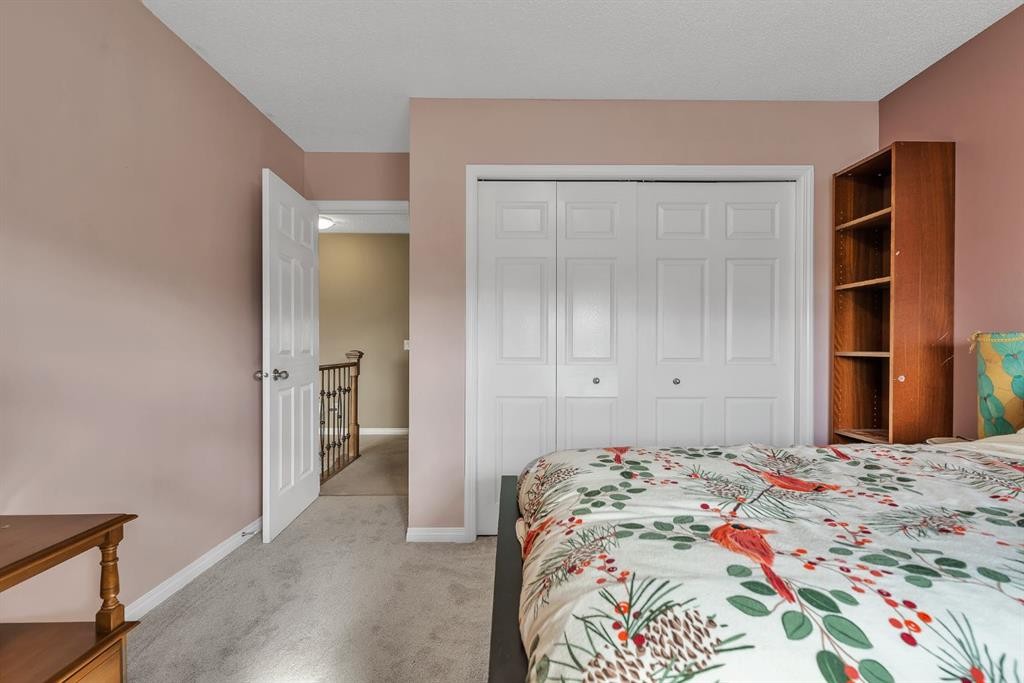 82 Hidden Creek Point Nw, Calgary, AB