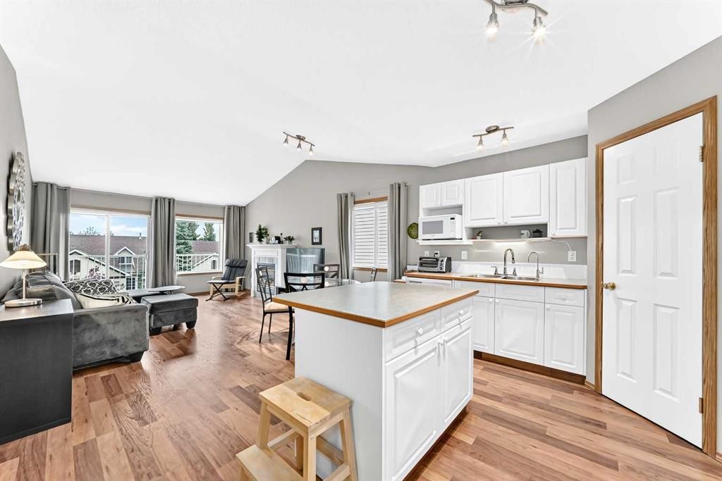 22 Somervale Point Sw, Calgary, AB