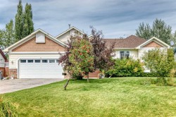 27 Lloyd Crescent NELangdon, AB T0J 1X1