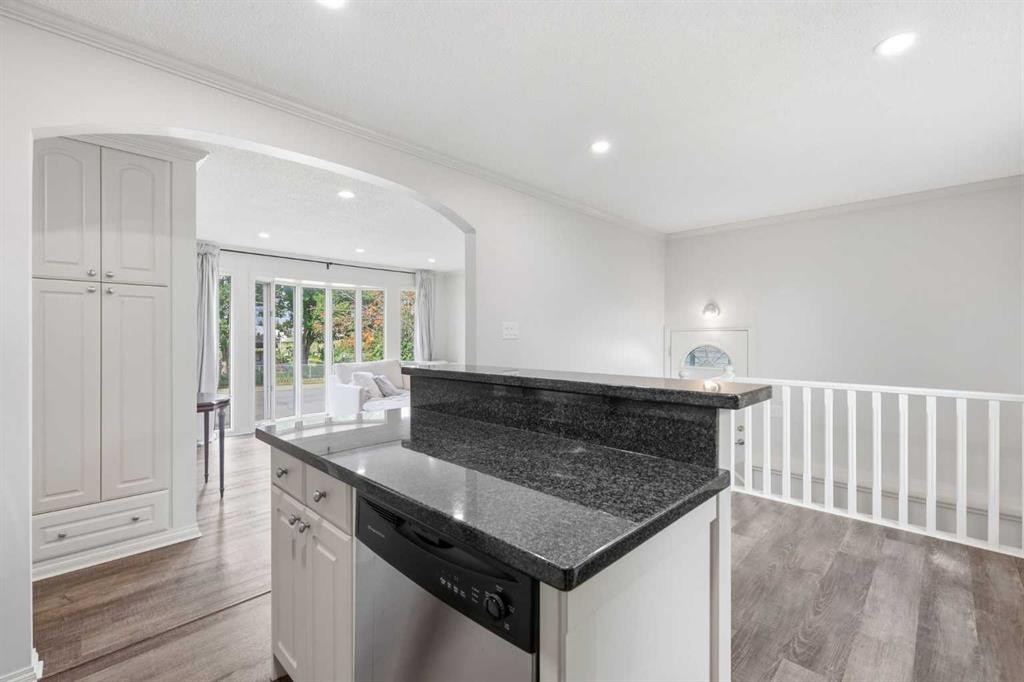 327 94 Avenue Se, Calgary, AB