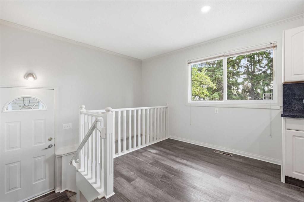 327 94 Avenue Se, Calgary, AB