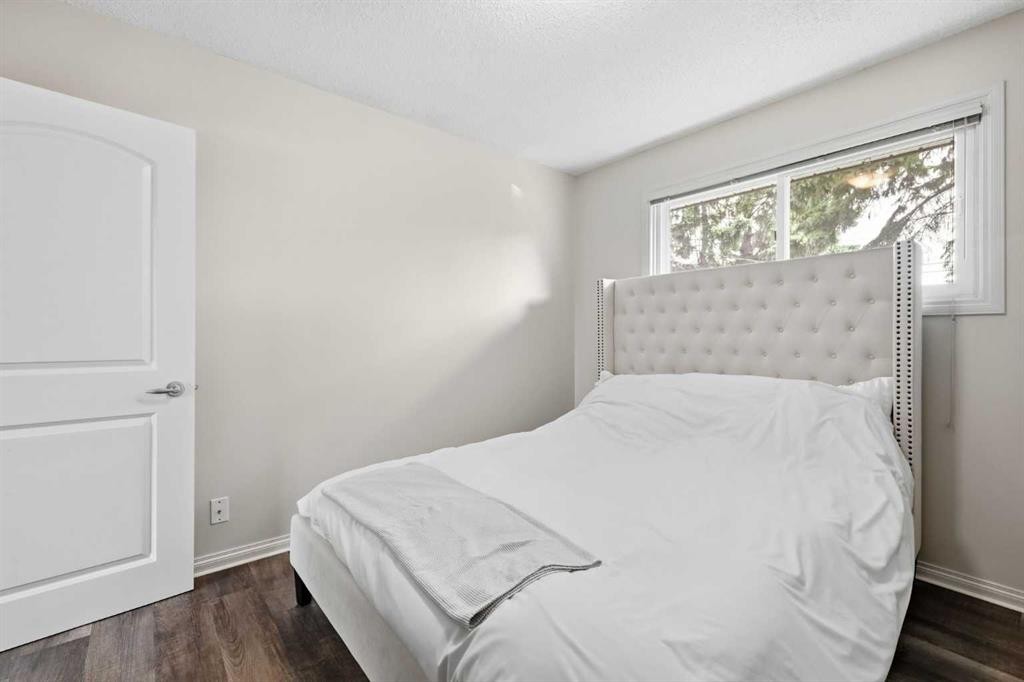 327 94 Avenue Se, Calgary, AB