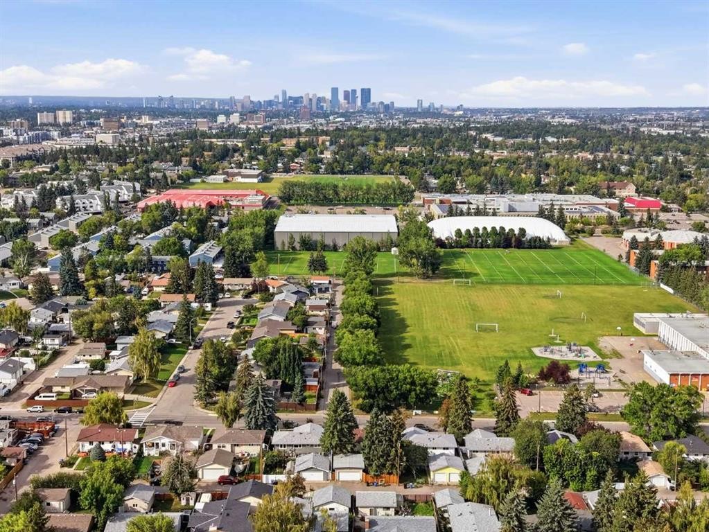 327 94 Avenue Se, Calgary, AB