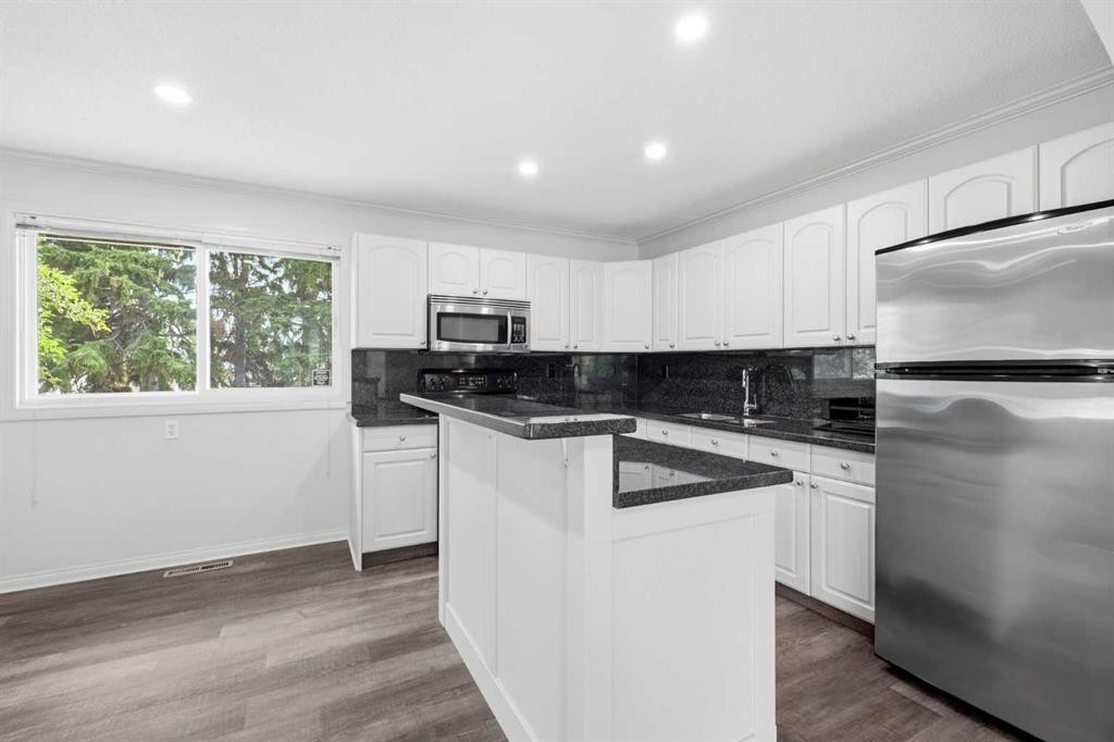 327 94 Avenue Se, Calgary, AB