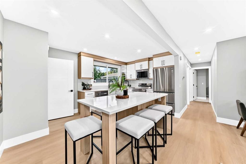 635 104 Avenue Sw, Calgary, AB