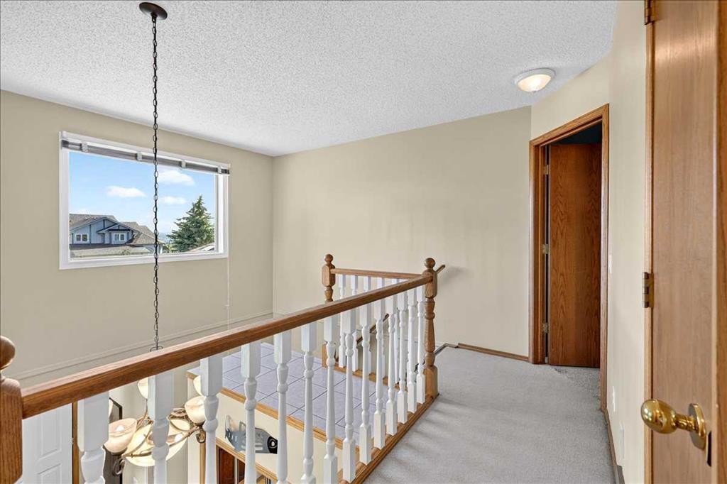 14 Hawkdale Gate Nw, Calgary, AB