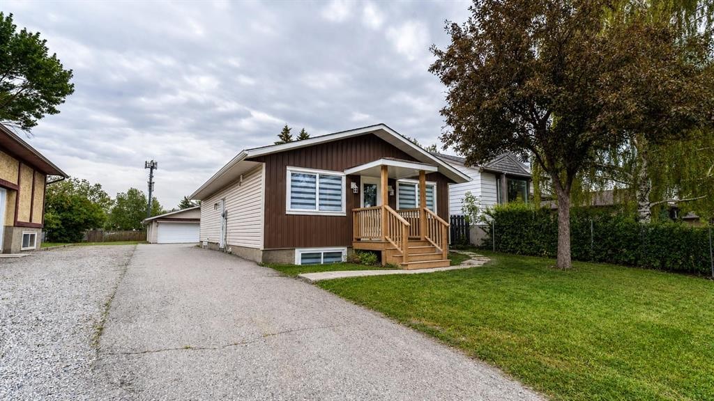 48 Doverglen Crescent Se, Calgary, AB