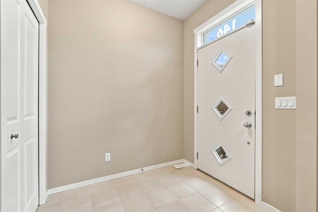 146 Livingston Avenue Ne, Calgary, AB