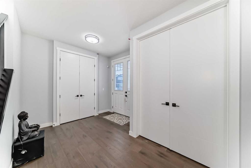 2 Chelsea Bay, Chestermere, AB
