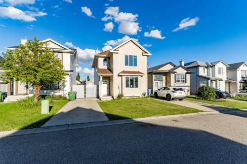 1095 Bridlemeadows Manor Sw, Calgary, AB 