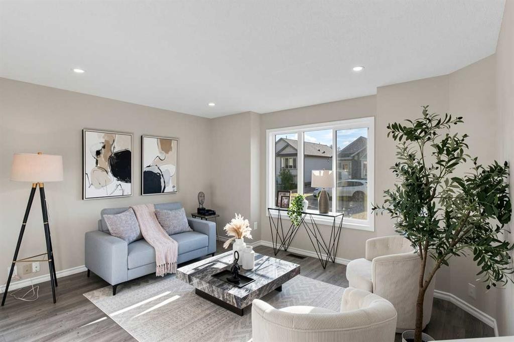 1095 Bridlemeadows Manor Sw, Calgary, AB