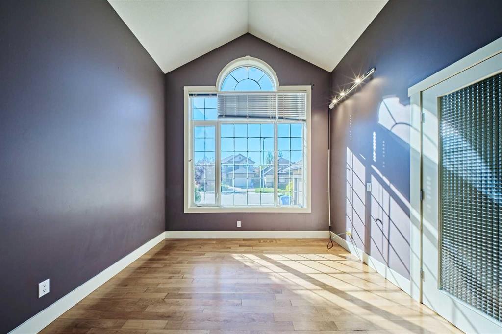 32 Evercreek Bluffs Crescent Sw, Calgary, AB