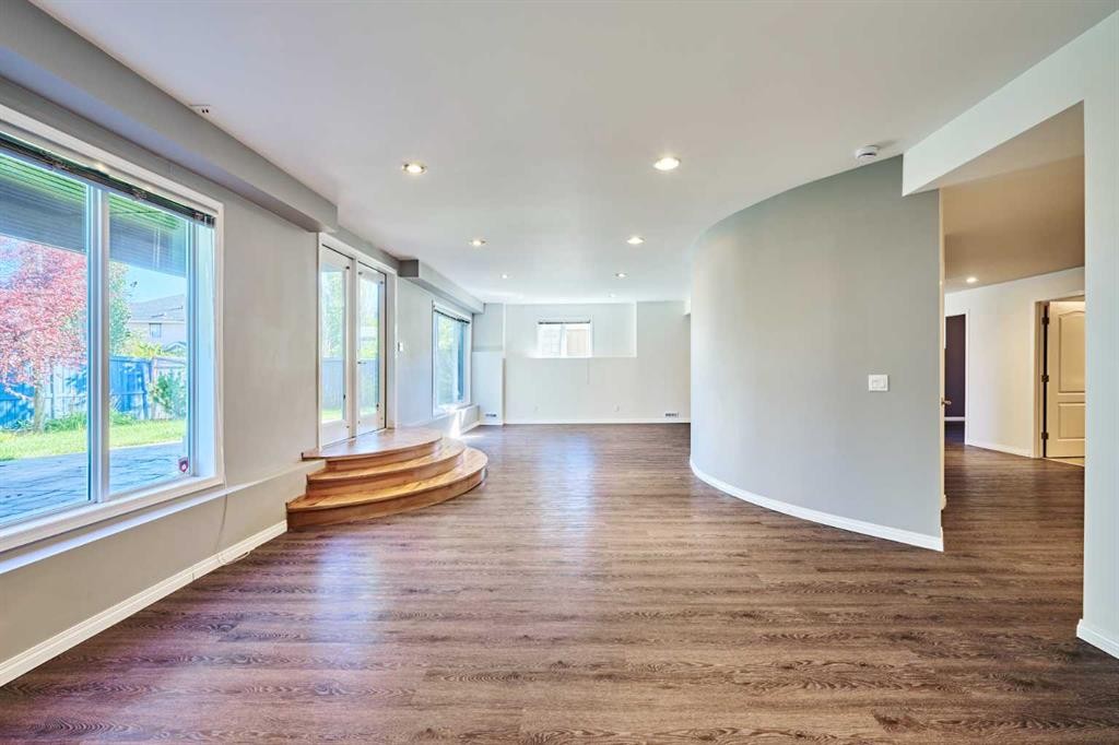 32 Evercreek Bluffs Crescent Sw, Calgary, AB