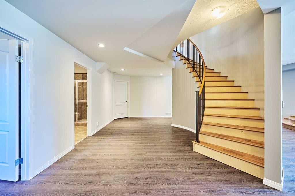 32 Evercreek Bluffs Crescent Sw, Calgary, AB