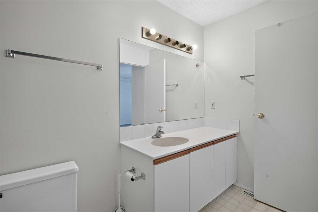 17 Sandpiper Link Nw, Calgary, AB