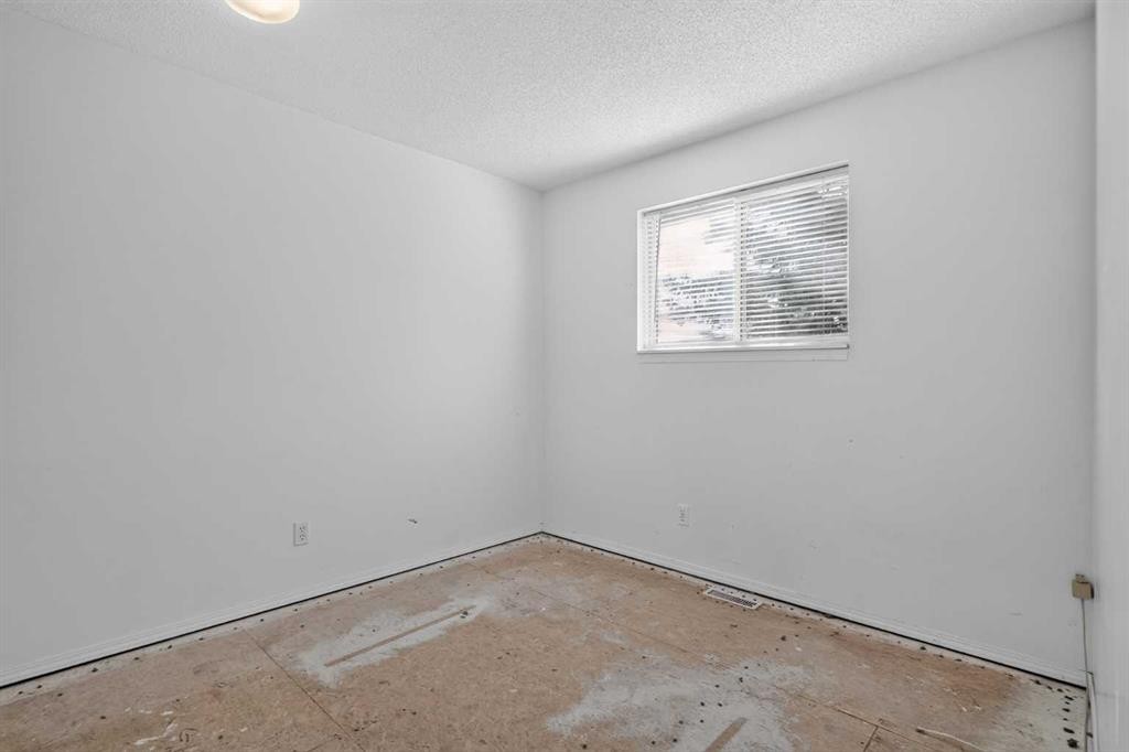 17 Sandpiper Link Nw, Calgary, AB