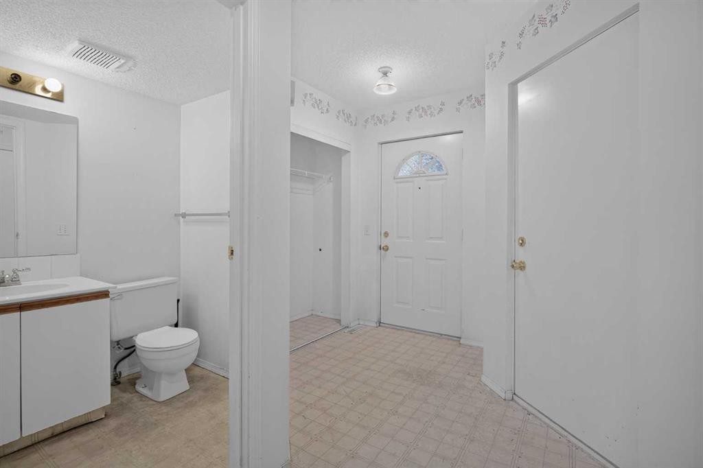 17 Sandpiper Link Nw, Calgary, AB