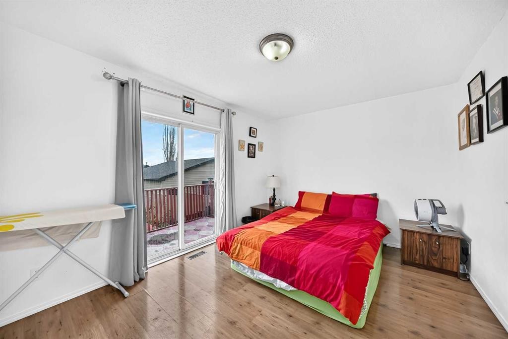 1062 Bridlemeadows Manor Sw, Calgary, AB
