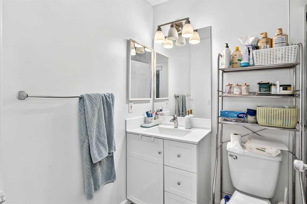 1062 Bridlemeadows Manor Sw, Calgary, AB