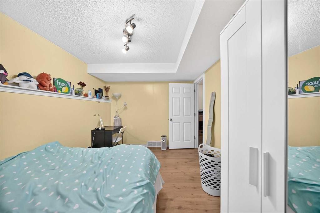 1062 Bridlemeadows Manor Sw, Calgary, AB