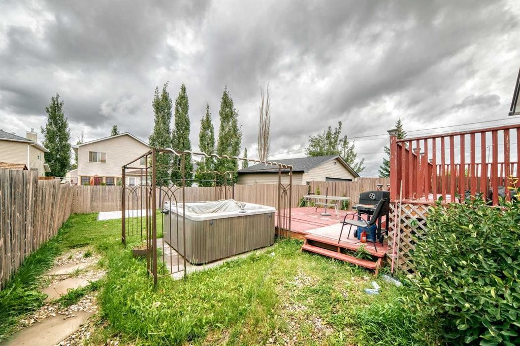 1062 Bridlemeadows Manor Sw, Calgary, AB