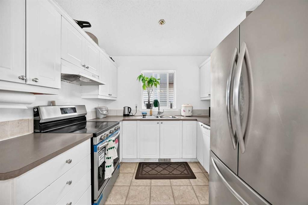 1062 Bridlemeadows Manor Sw, Calgary, AB