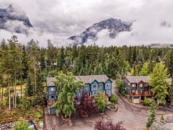 27-1022 Rundleview Drive Canmore, AB T1W 2B2