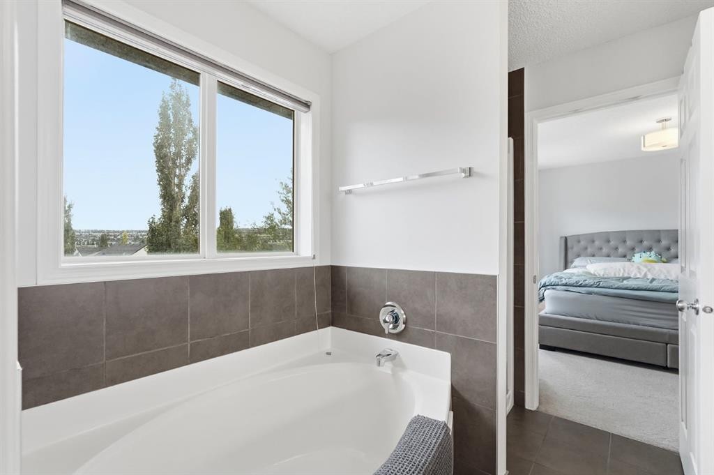296 Evansbrooke Way Nw, Calgary, AB