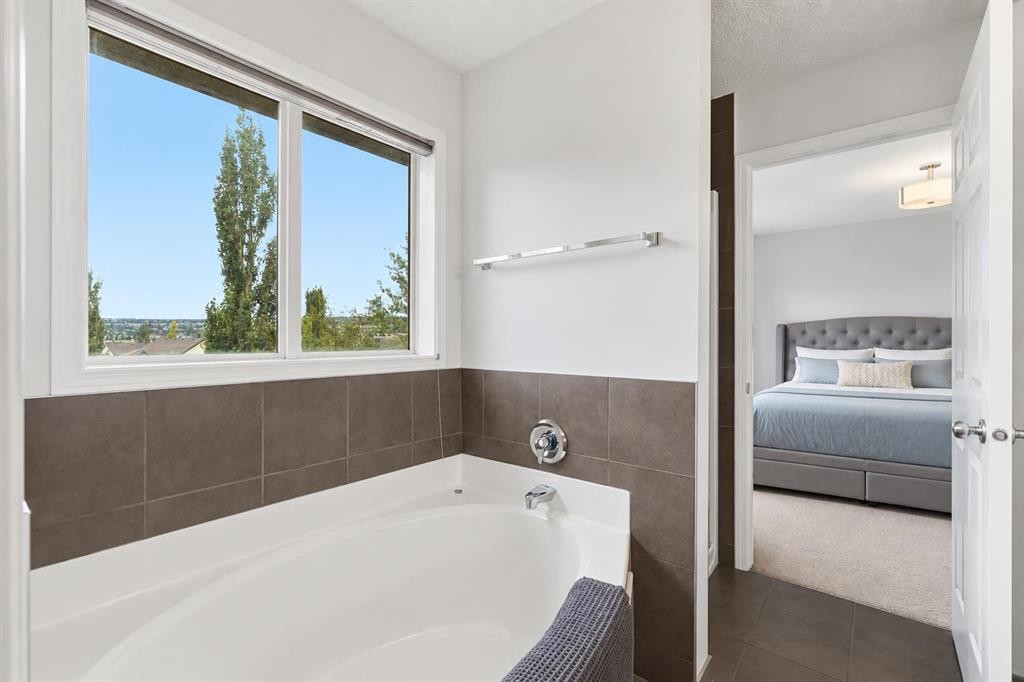 296 Evansbrooke Way Nw, Calgary, AB