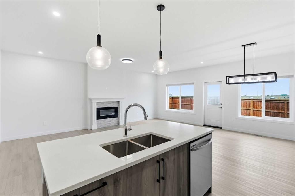 505 Corner Meadows Way Ne, Calgary, AB