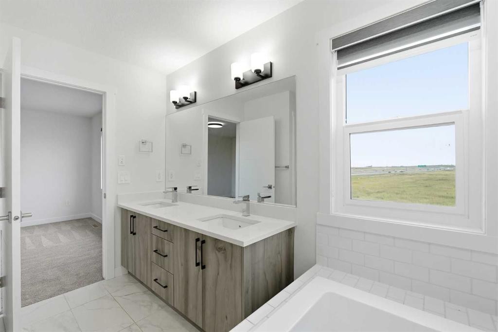 505 Corner Meadows Way Ne, Calgary, AB