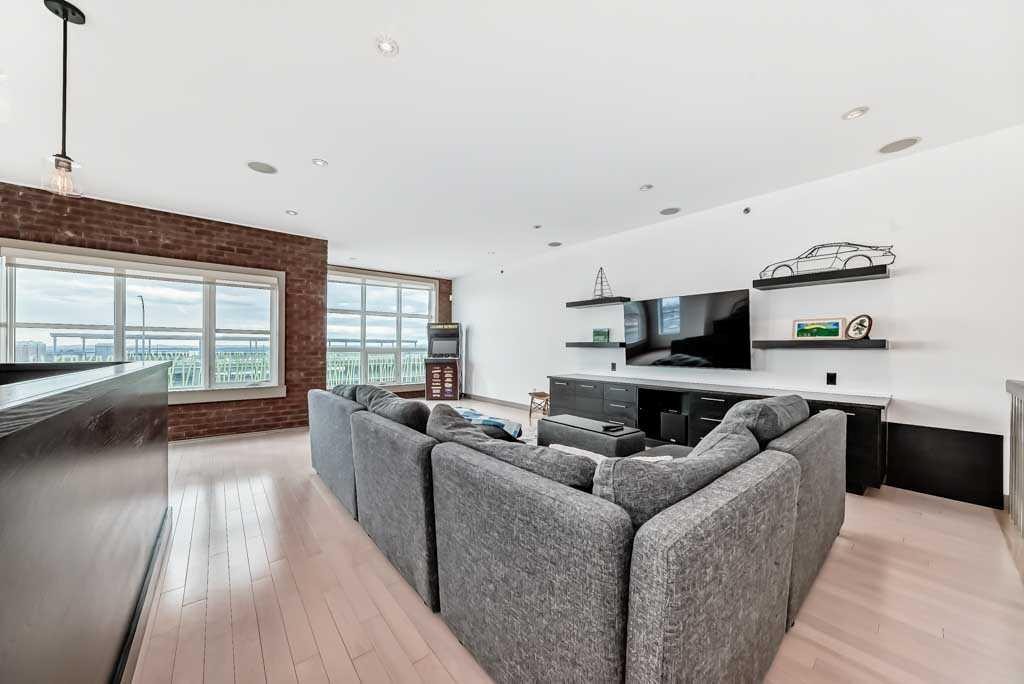 701 Aspen Meadows Hill Sw, Calgary, AB
