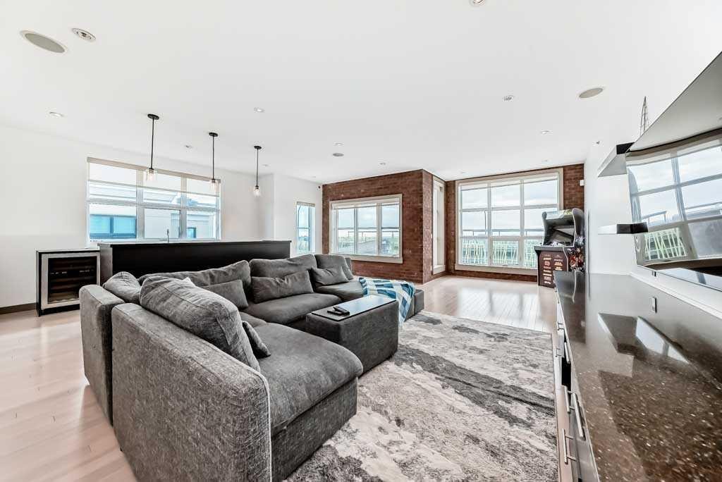 701 Aspen Meadows Hill Sw, Calgary, AB