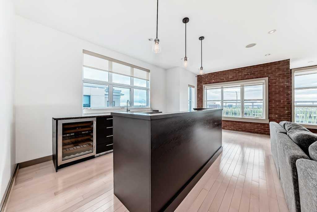 701 Aspen Meadows Hill Sw, Calgary, AB