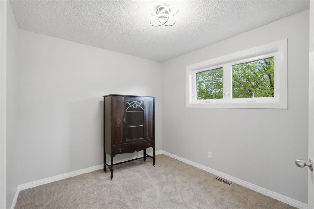 106 Inglewood Point Se, Calgary, AB