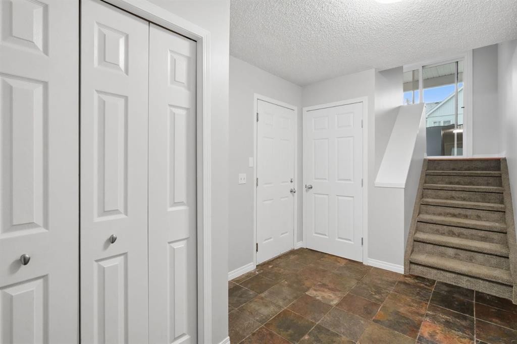 106 Inglewood Point Se, Calgary, AB
