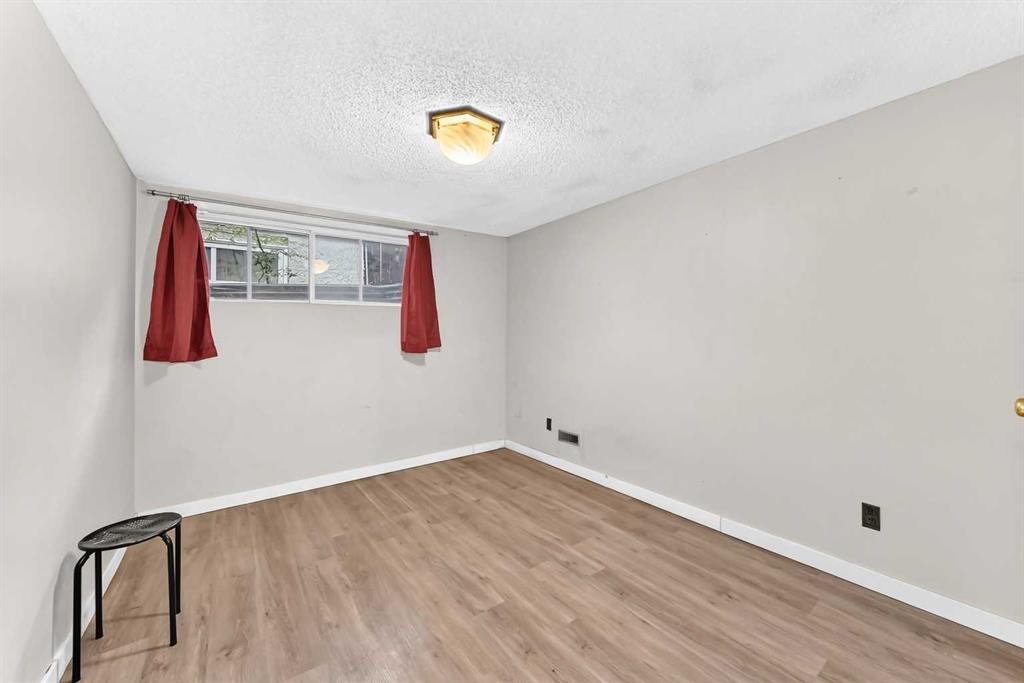 3219 Palliser Drive Sw, Calgary, AB