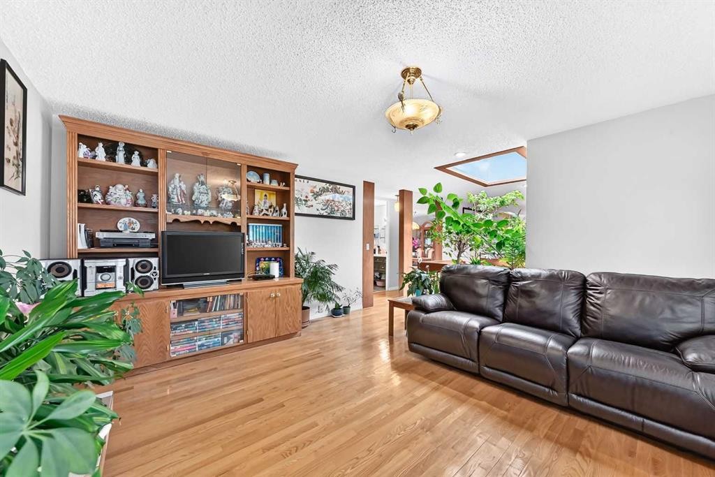 3219 Palliser Drive Sw, Calgary, AB
